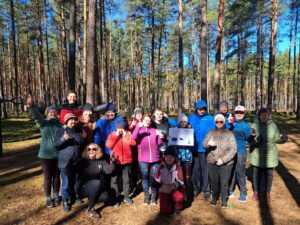 treeningul osalejad metsas